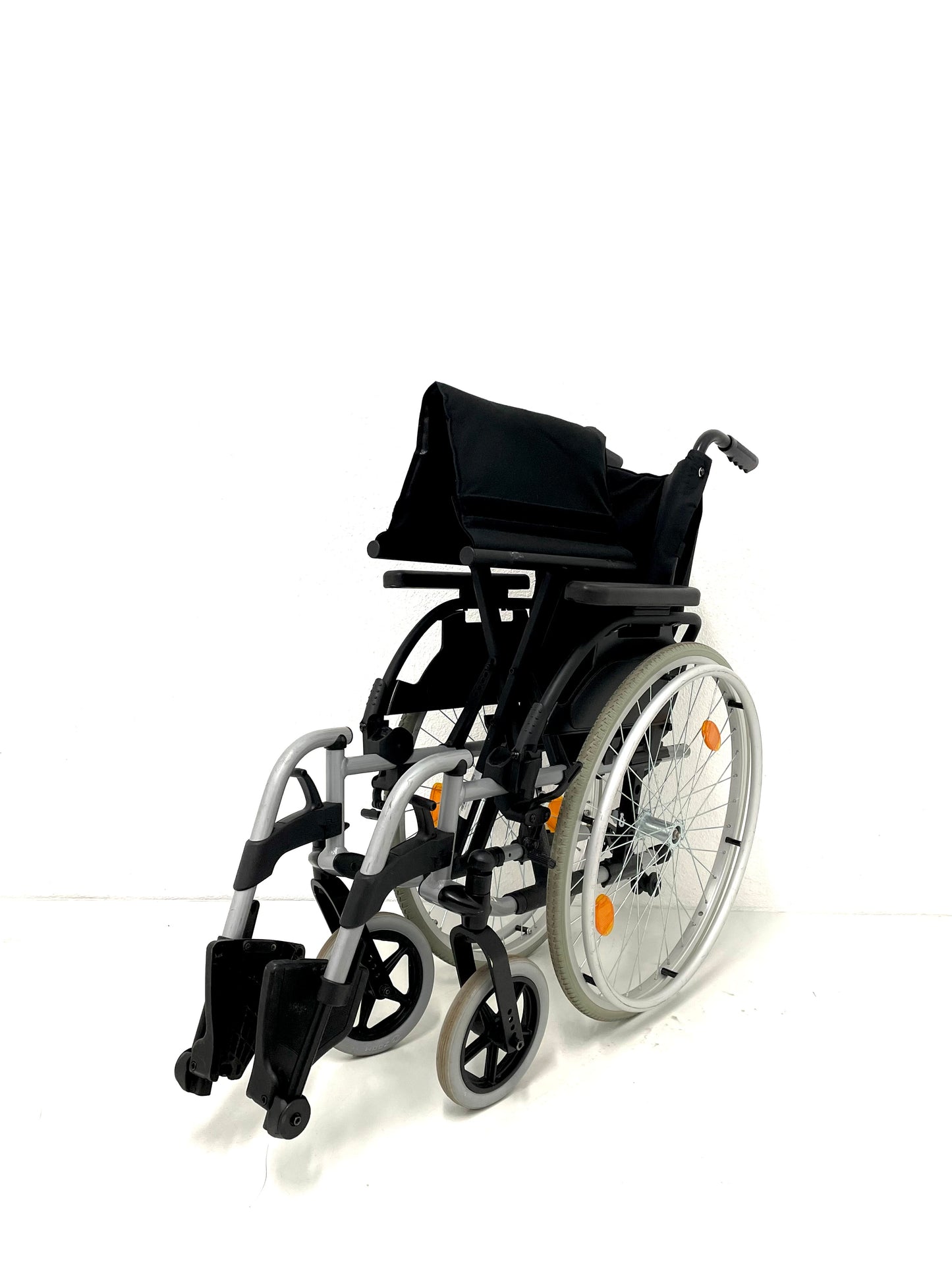 Rollstuhl, Faltrollstuhl Breezy Parix2